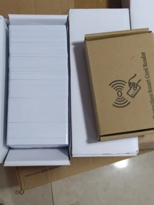 Cartes pvc rfid 125 khz et 13.56. khz