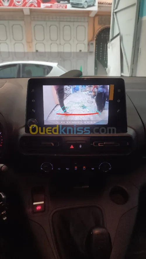 Installation camera de recule sur écran d'origine fiat doblo