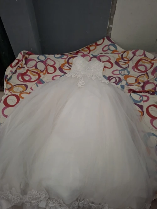 20 robes blanche a vendre