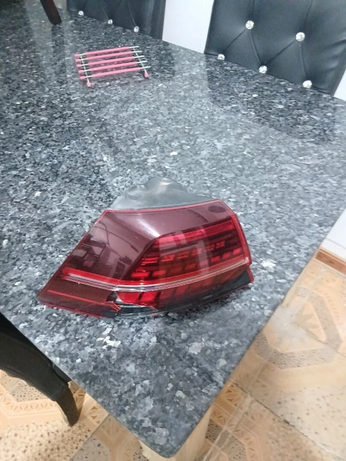 Feux arrière golf 7 fissuré