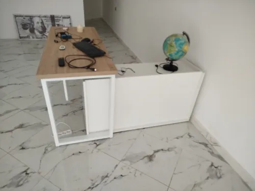 Ensemble de deux bureau