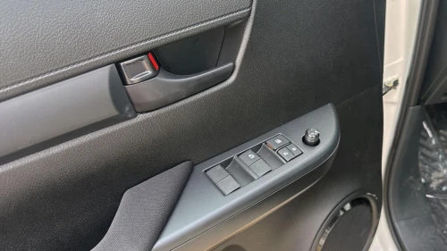Toyota Revo  2025 