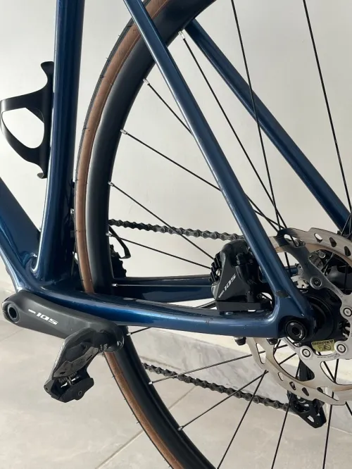 Vélo course carbone SCOTT addict 20 disc taille L