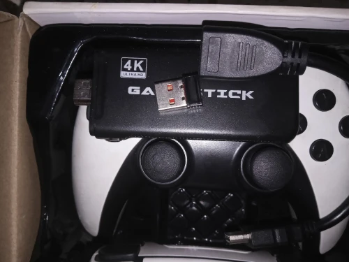 Game Stick 4K retro + 2 manettes sans fil + des milliers de je