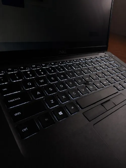 Dell Latitude 5400 i5 8th Vpro / 16GB RAM / SSD 256  Très propre