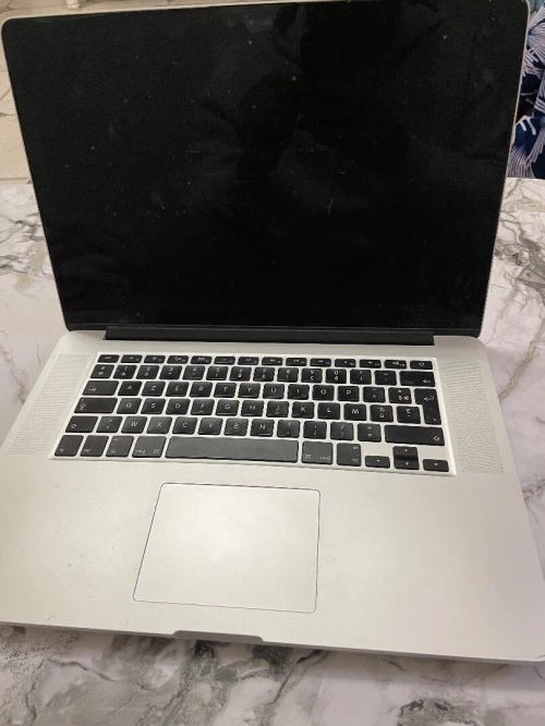 Macbook pro 15 mid 2015