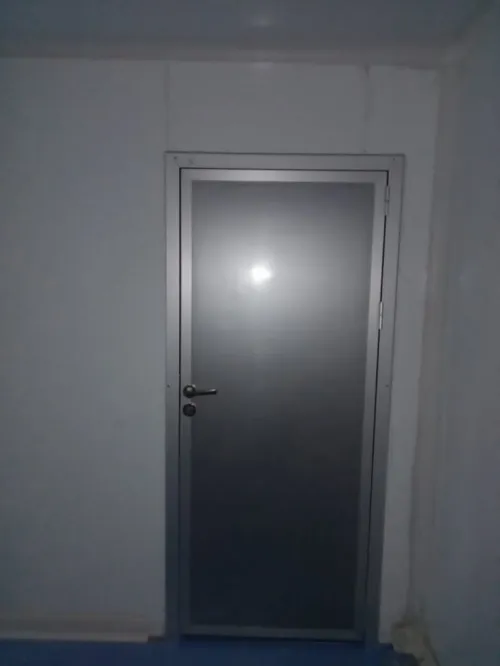Portes chambre froid et porte service thermique, portes va et vient (chambres froide)/ غرف التبريد