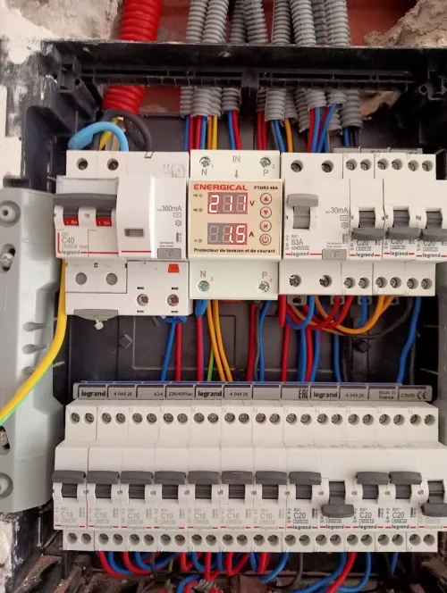 Électricien bâtiment et Service de dépannage 24h/24 et 7j/7 