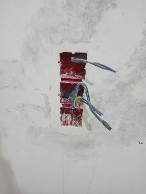 Électricien bâtiment et  placoplatre (Service de dépannage 24h/24 et 7j/7)
