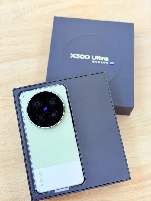 Vivo X300 ultra