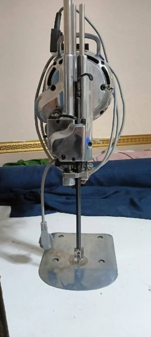 متريال تاع ورشة للبيع des machines à coudre avendre