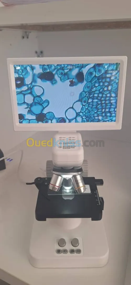 MICROSCOPE AVEC ECRAN DIGITAL 7"
