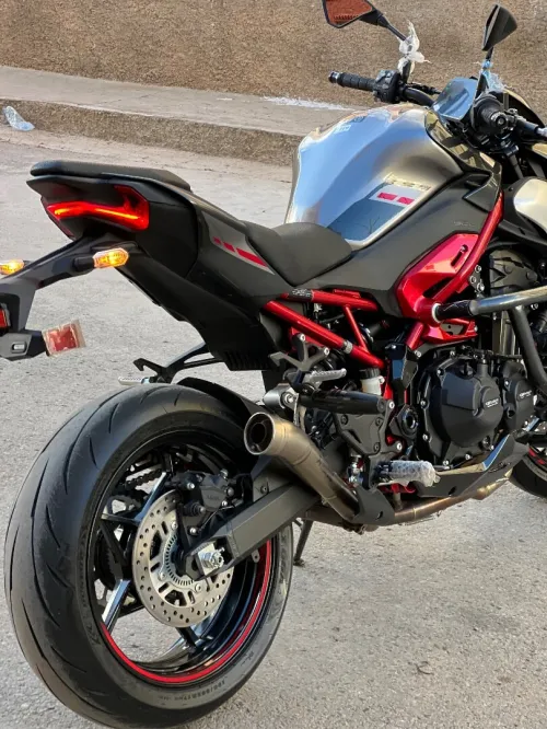 kawazaki z900 2025