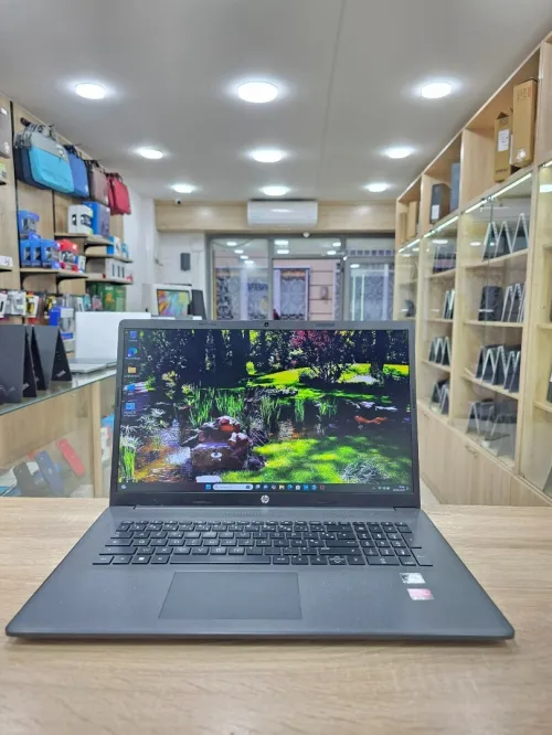 HP LAPTOP 17  17.3" RYZEN 3 5300U 8GB /256GB SSD NVME 