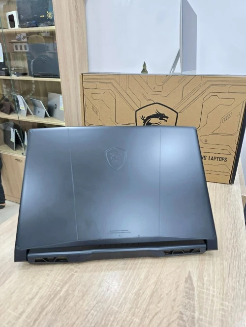 MSI KATANA A15 AI RYZEN 8945HS  & RTX 4060