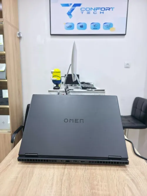 HP OMEN 16  RYZEN 9 7940HS & RTX 4070 16GB/1TB