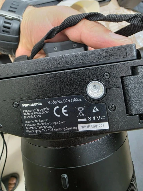  Panasonic Lumix FZ1000 mark  II  Capteur MOS 1"  20.1 MP