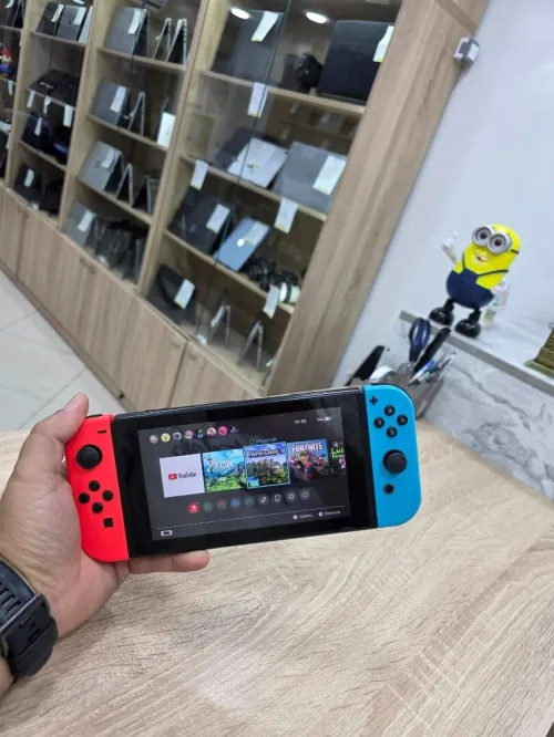 Nintendo Switch V2 6.2"  2020