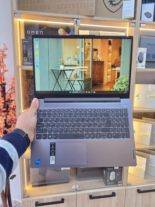 LENOVO IDEAPAD SLIM 3i 15 i5-12450H 8GB / 512 GB SSD