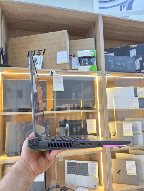 ASUS ROG STRIX  G15  Ryzen 7 6800H & RTX 3070Ti (16GB /512 GB )