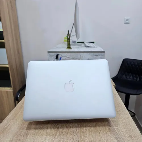 MacBook Air i5  13.3" 2017 8GB /128GB