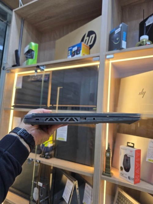 MSI CYBORG 15 AI A1V   Ultra 7 155H & NVIDIA RTX 4060 16GB / 1TB SSD