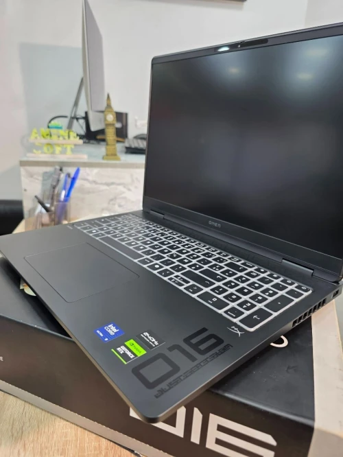 [VENDU ]HP OMEN MAX 16 Ultra 9 275HX / RTX 5080  16GB GDDR7  ( 32GB /1TB)
