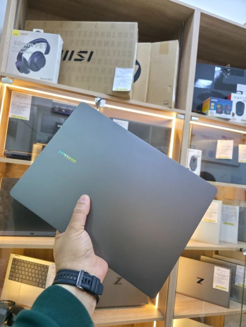 Samsung GalaxyBook5 pro 14"   Ultra 7 258v  32GB/1TB SSD