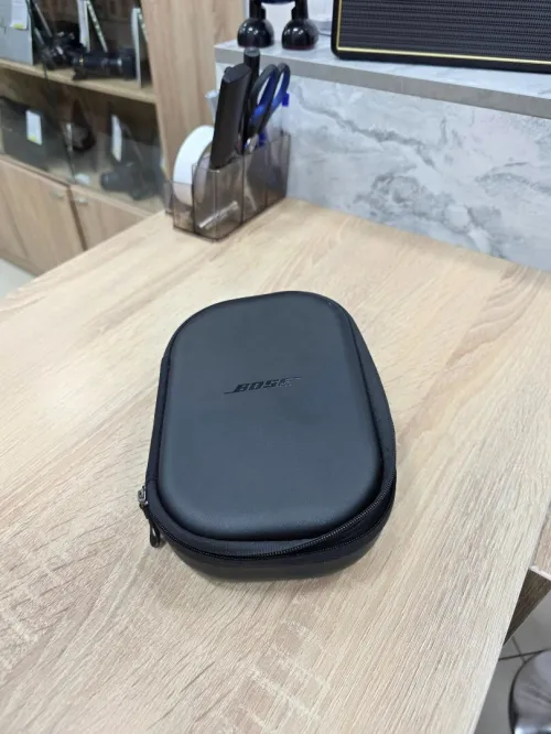 - Bose QC 45 WHITE  