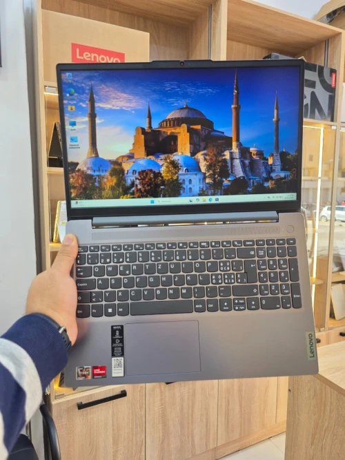 LENOVO IDEAPAD SLIM 3 15 Ryzen 7 7730U 16GB /512 GB SSD Nvme