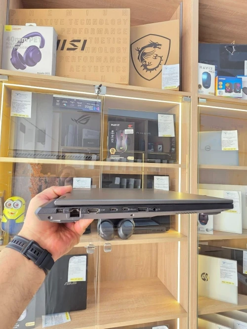 ASUS TUF A16  RYZEN 9 8940HX  & RTX 5060 (16GB/1TB)