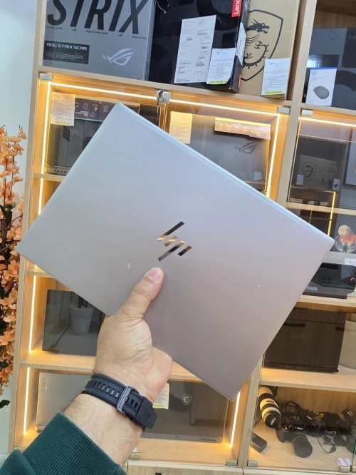 HP ZBOOK Firefly  14" G10   Ryzen 7 PRO 7840HS 32GB /512 GB