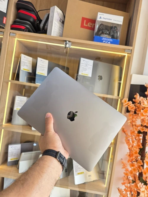 MacBook Air i5 2020 13.3 16GB/256GB