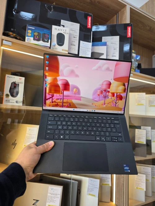 DELL PRECISION 5570 15.6" i7 12700H & RTX A2000  8GB (32GB/512 GB SSD)