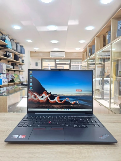 LENOVO THINKPAD E16  Ryzen 5 7535HS 32GB/1TB SSD NVME