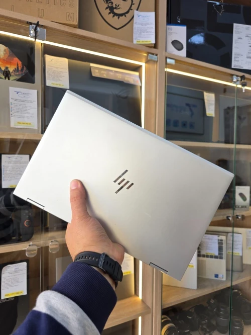 [VENDU ]HP ELITEBOOK 1040 G7 14" X360 i7 10810U 16GB/256GB