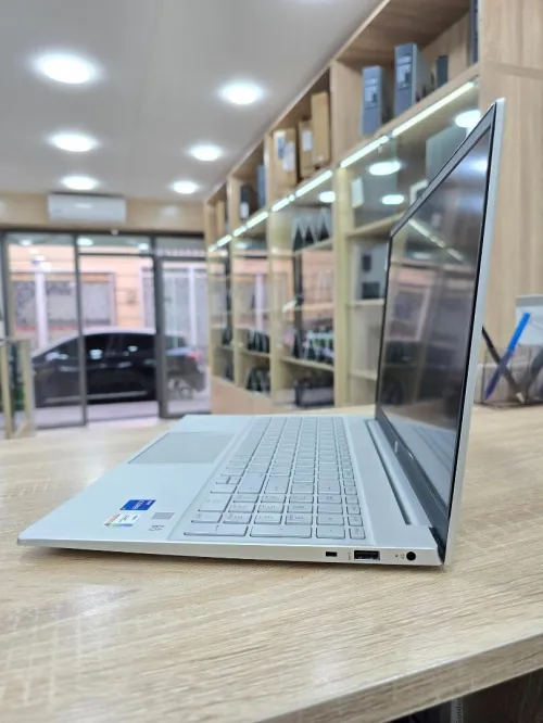 HP PAVILION   15 15.6" i7 1265U  16GB/1TB