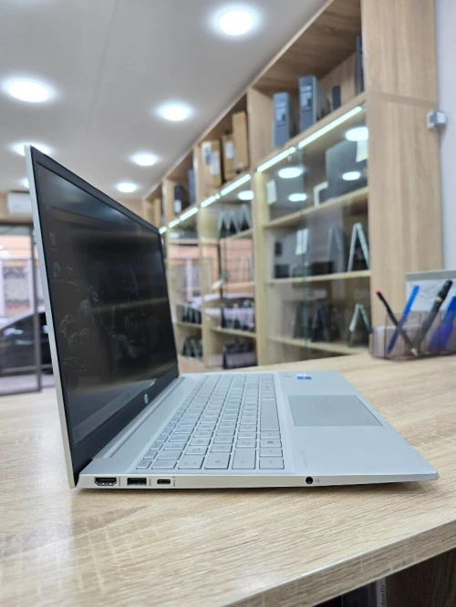 HP PAVILION   15 15.6" i7 1265U  16GB/1TB