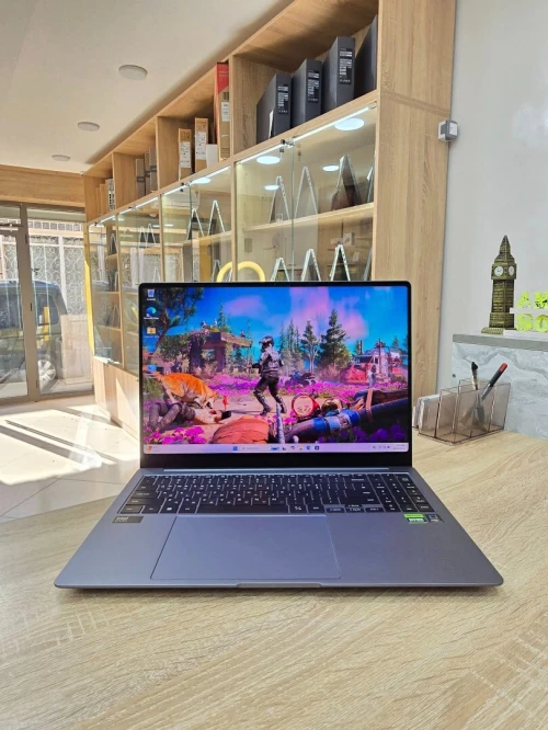 Samsung Galaxy Book4 Ultra  Ultra 9 185H & RTX 4070 (64GB RAM / 2TB SSD ) "2025" VENDU