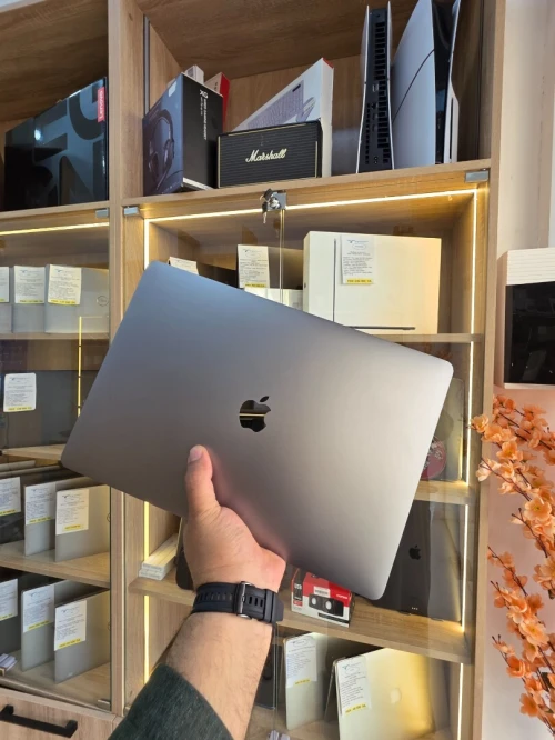 MacBook pro i7 2016 TouchBar 15.4 16GB/256 GB