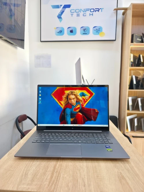 HP ENVY 17  Ultra 7 155U  & RTX 3050 32GB /1 TB