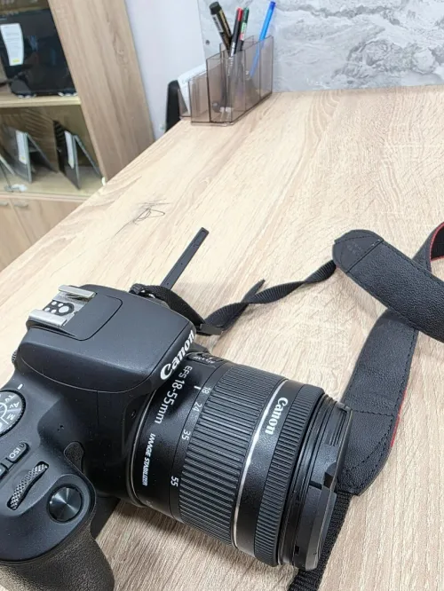 Canon EOS 200D +  Objectif (18-55 )24,2 MP pour des photos ultra nettes