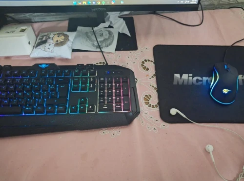 pc gamer Ryzen 5 5600 RX580 + écran + clavier et souris
