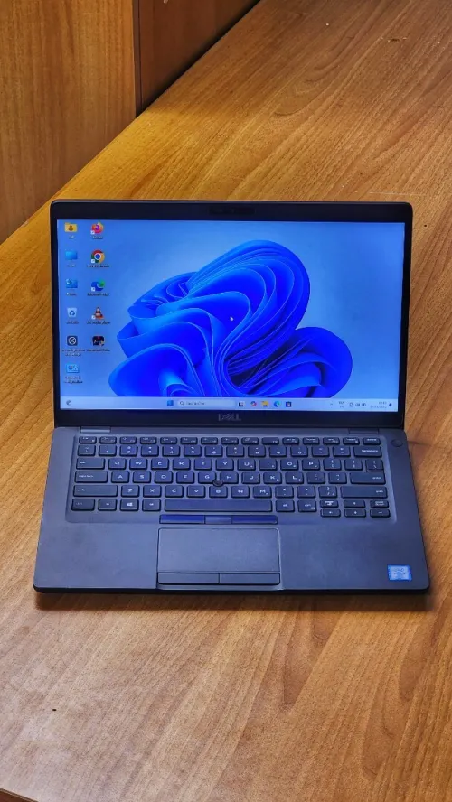 DELL LATITUDE 5400 I7-8665U  2.11Ghz  16Go 256 SSD intel UHD GRAPHICS 620 Ècran 14 FHD QWERTY