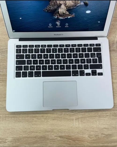 MacBook air2017 i5 8gb 128ssd cycle4