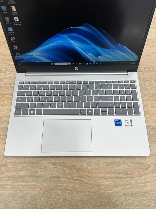 HP 15 i7 1355U 16gb 1000gb SSD Intel iris Xe 15.6"