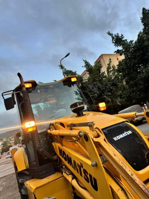 Komatsu wb93r Komatsu wb93r 2009