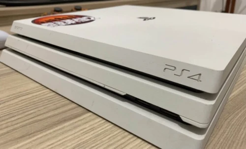 PlayStation 4 PRO | Flashé