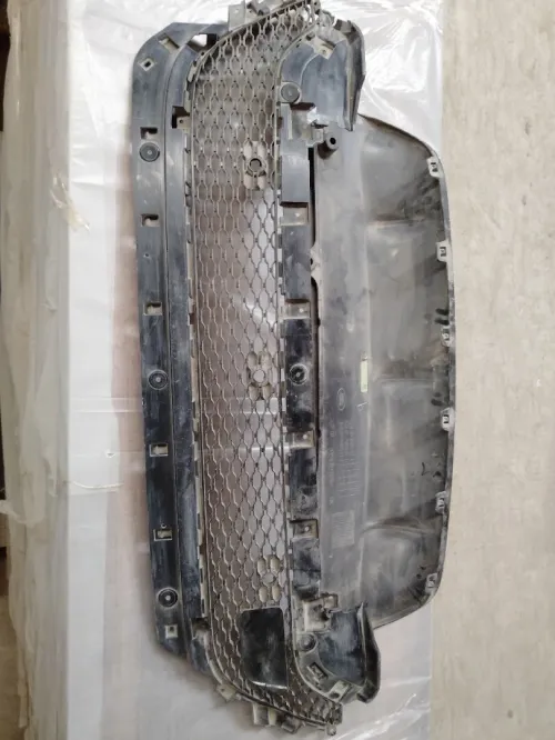 Grille parchoc et Spoiler 