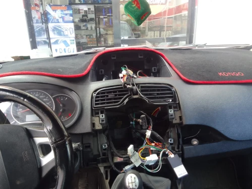 Installation système d'alarme auto